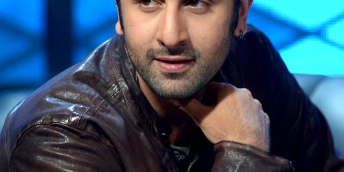 Ranbir Kapoor smiling at an Indian Idol event
